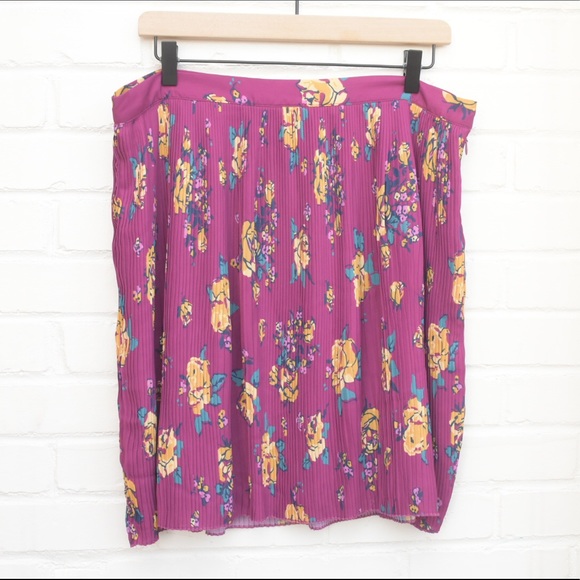 Modcloth Dresses & Skirts - ModCloth Pleated Chiffon Mini Skirt Sz extra large